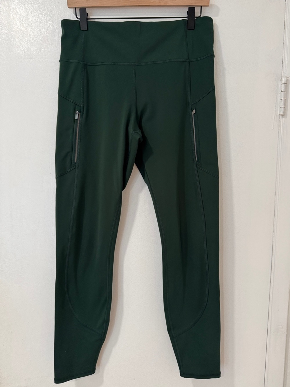 Athleta Dark Green Rainier 7/8 Leggings